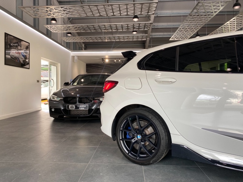 BMW 1 SERIES