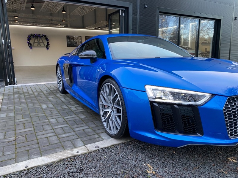 AUDI R8