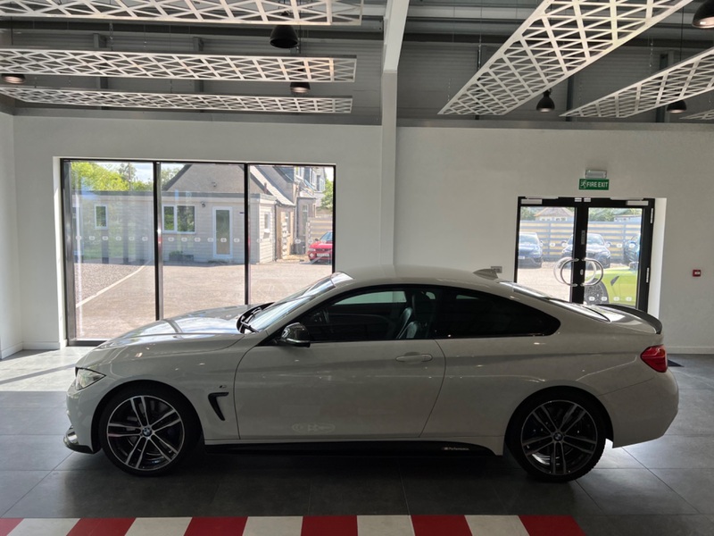 BMW 4 SERIES