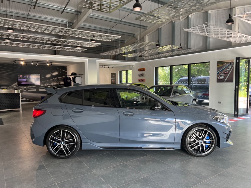 BMW 1 SERIES