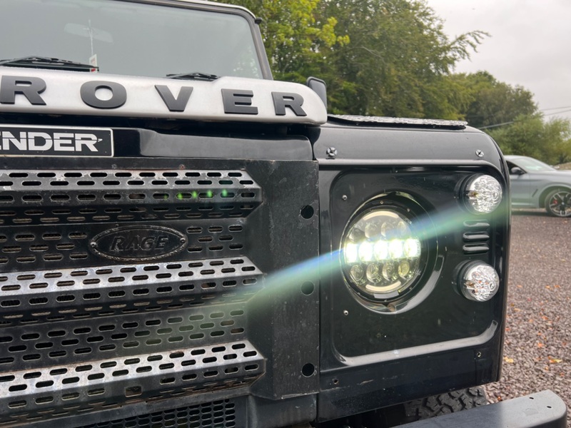 LAND ROVER DEFENDER 90