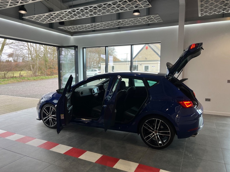 SEAT LEON
